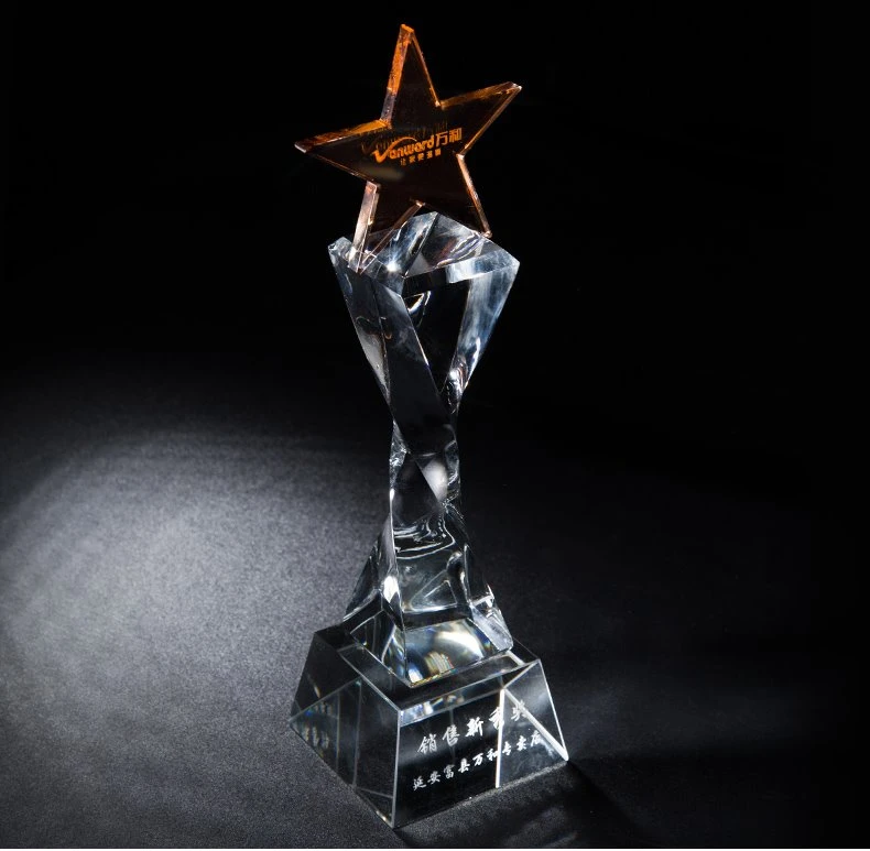 Trophée de cristal à colonne torsadée étoile brune